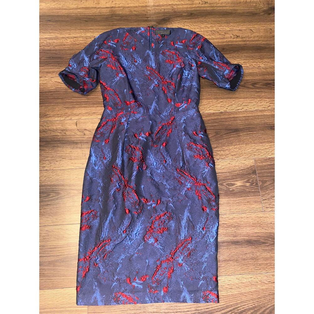 EUC Hilton Hollis Blue Red Jacquard Cocktail Dress Women’s Size 6 Sheath